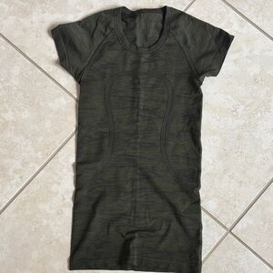 lululemon athletica Dark Green Short Sleeve Tee